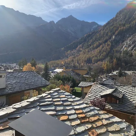 Foyer Grand Ru * クールマイユール